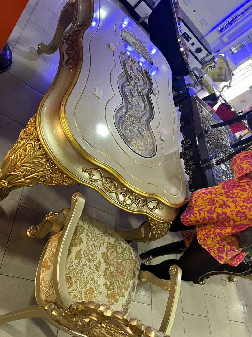 royal-luxury-center-table